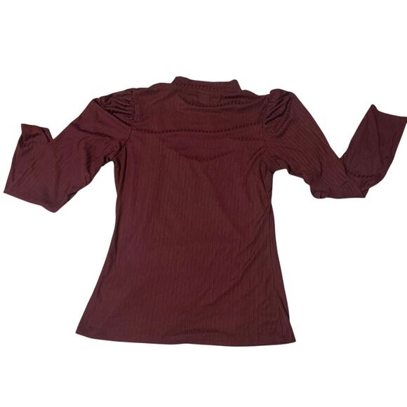 Full Circle Trends Burgundy ribbed mock neck blouse Large puffy long sleeves. - Picture 3 of 6